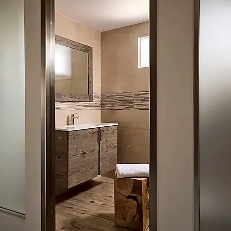 Alamis & Hotel 4*